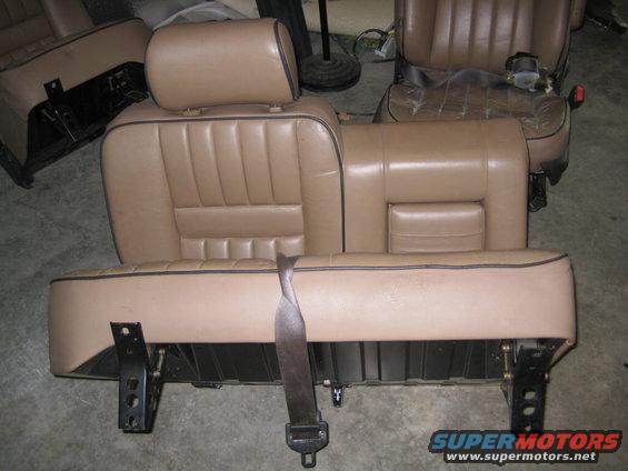 rh-rear-seat.sandstone-with-black-piping.1-(20.jpg