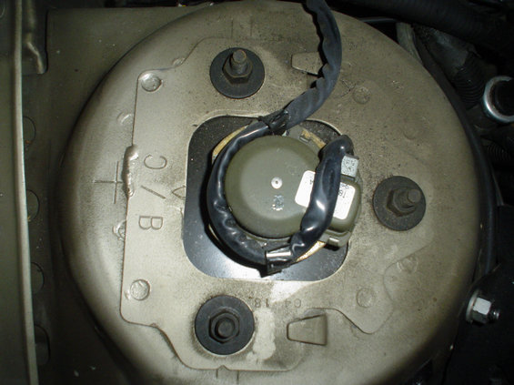 cover_off_from_top.jpg cover off from top -  RH strut tower