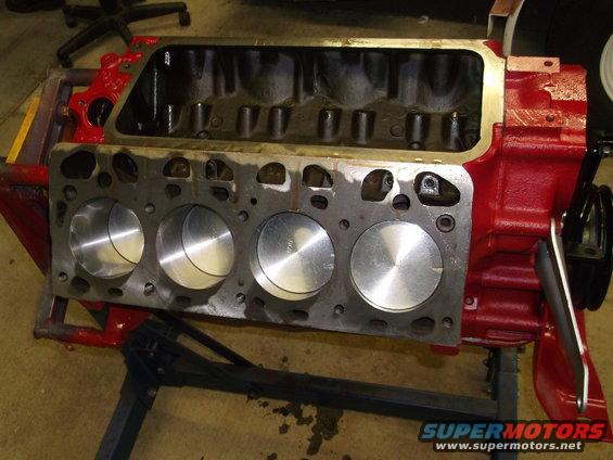 dscf13791.jpg New stock 292 Elgin cam & lifters (solid lifters), new Cloyes stock timing chain & gears, Durobond cam bearings.