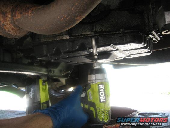 1994 Ford Bronco transmission pan removal with Ryobi impact driver