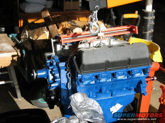 img_0117.jpg The Rebuild Motor.  9.0:1 flat top pistons, bored .040 over, edelbrock intake 