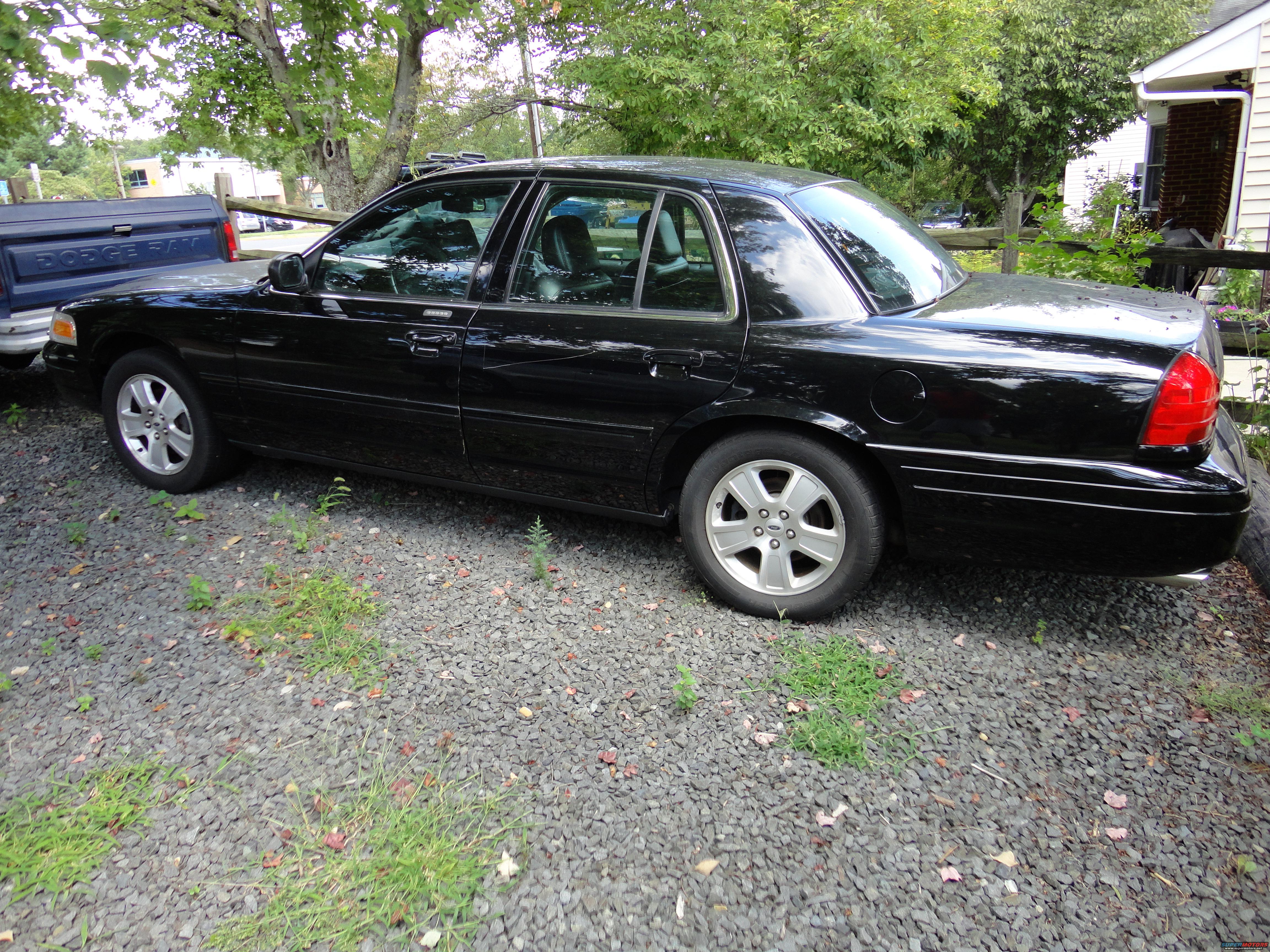 2007 Ford Crown Victoria photo