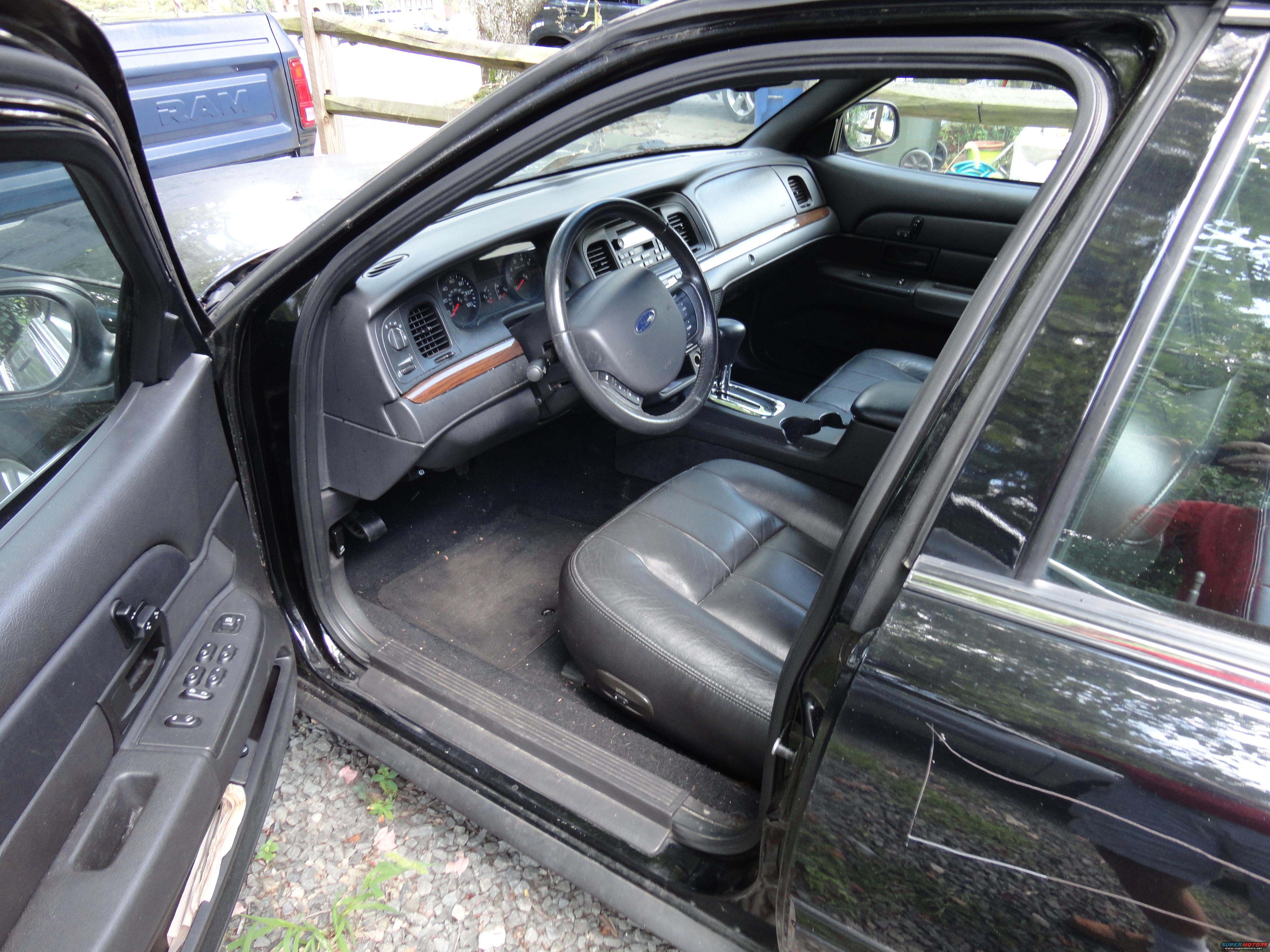 2007 Ford Crown Victoria photo
