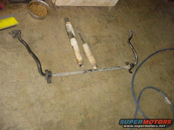 dsc00003.jpg Shocks and swaybar off