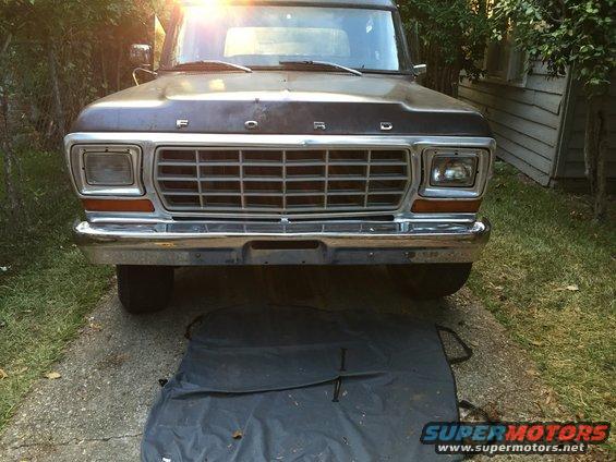 1978 Ford Bronco front view, showing grille and headlights