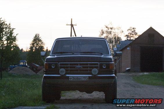 1987 Ford Bronco front view with license plate P368BC 197