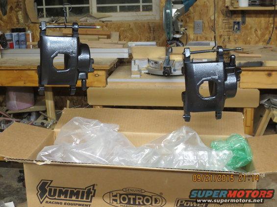 img_0209.jpg had a caliper drop once already, so I rigged up these "redneck" airbags... with my luck they probably would have just bounced out and hit the floor anyway
