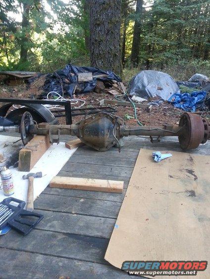 11992036_1035600849818734_1846472413_n.jpg full length shot showing how big that pumpkin really is. Also note the different drum system. I believe this is the earlier drum system that can fit 15" rims easily, but I am not 100% on that. regardless I have the SRW hubs and a WMS of 67