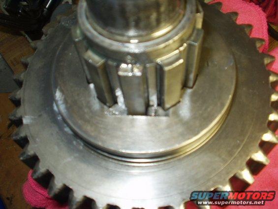 bronco-022.jpg Is this how the spring is installed on the first gear hub?