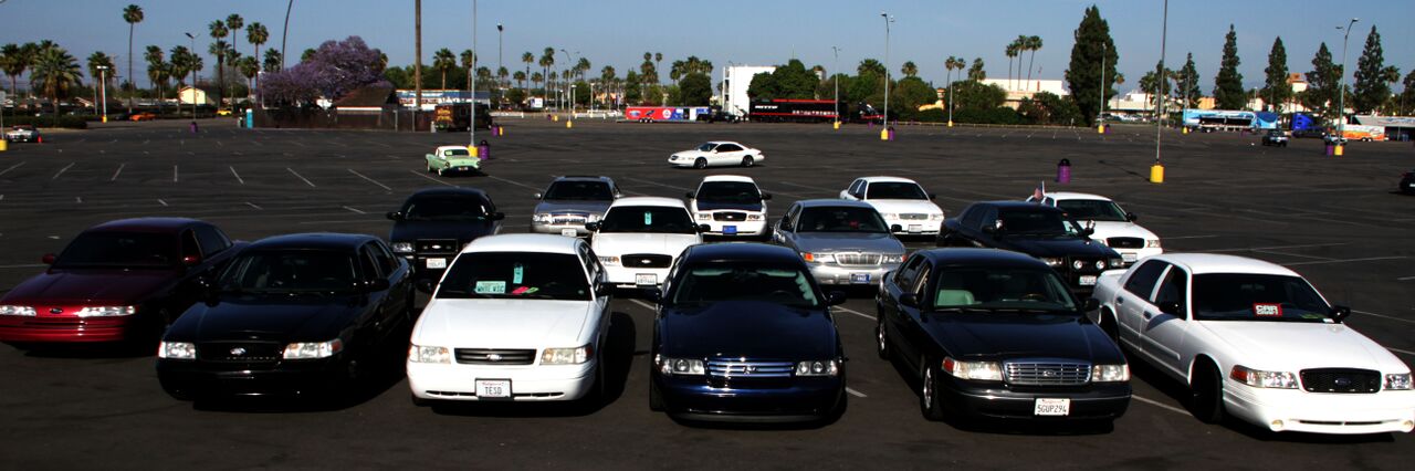 2004 Ford Crown Victoria photo