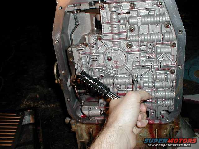 pullvb_b.jpg Taking off the valve body