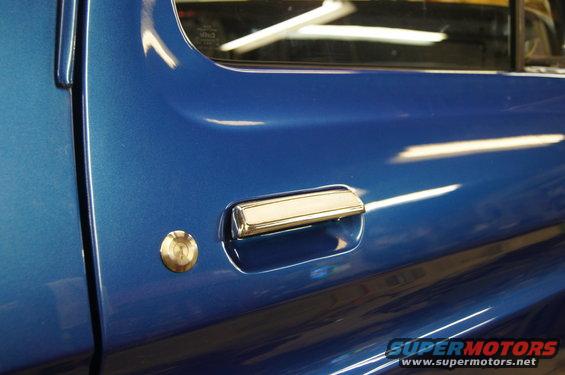 dsc08669.jpg Original 1979 door handles cleaned up great. All of the key tumblers now match. Tailgate, doors, ignition, and glove box.