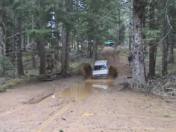 shoot-n-run-tsf--feb-21-2004-084.jpg Girlpower flys into the hole a little to fast