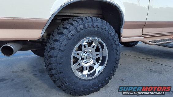 35 inch Toyo MT's and 17x9 Moto Metal 975 wheels 