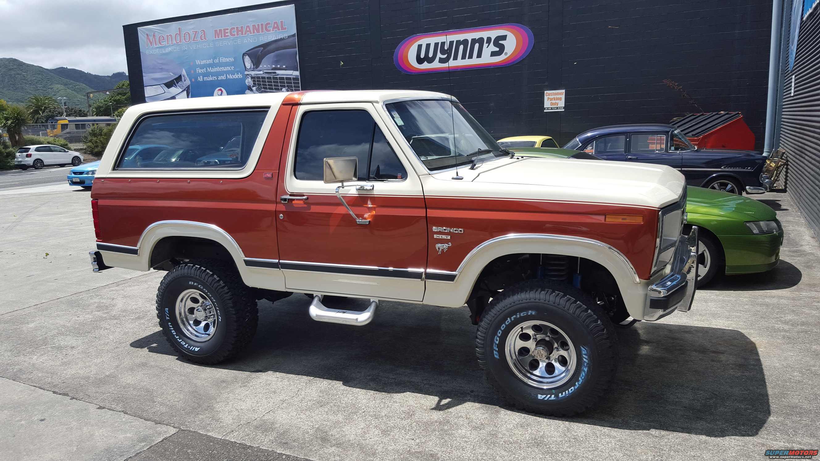 1982 Ford Bronco photo