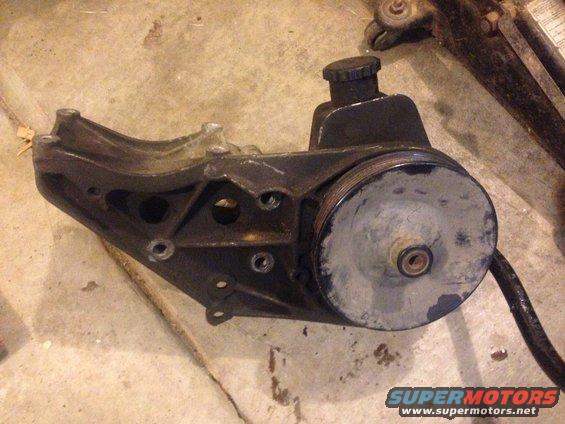img_14271.jpg 92 Ford E150 Saginaw power steering pump and bracket