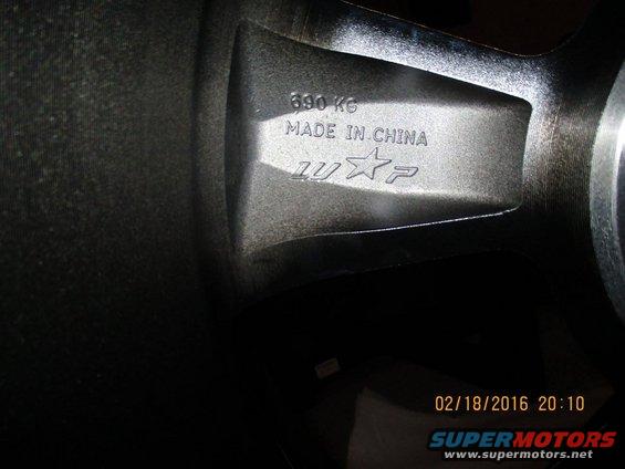 40.jpg American Racing equals made in China... how ironic!!!!