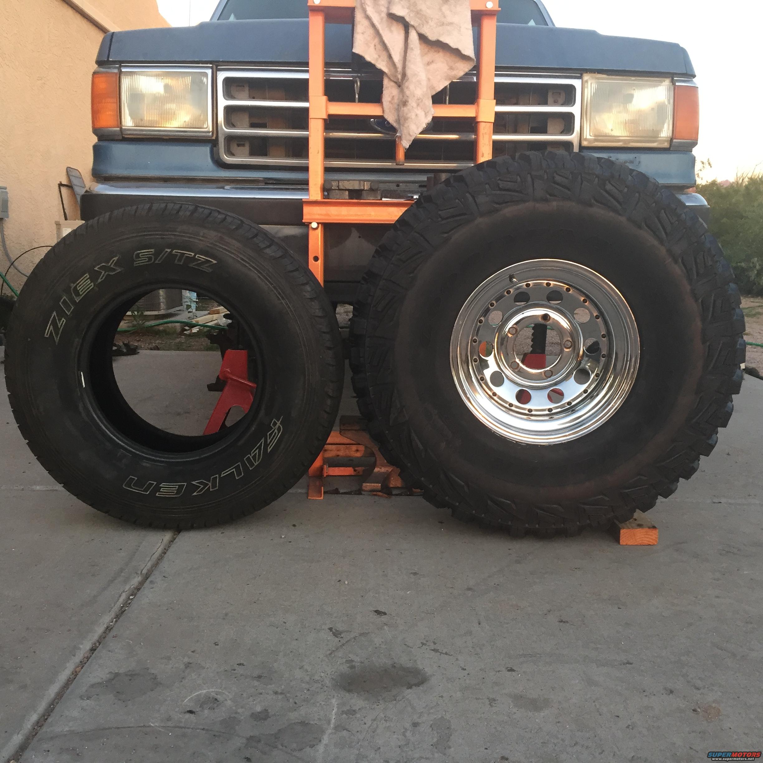 1991 Ford Bronco photo
