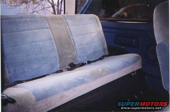 bronco-00540008.jpg Rear seat