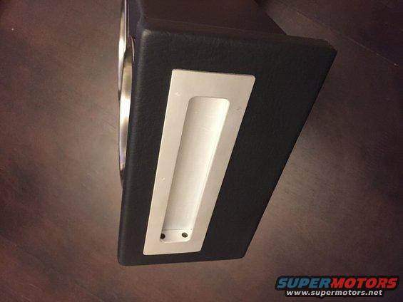 img_2690.jpg Nice aluminum drawer pull. I like.