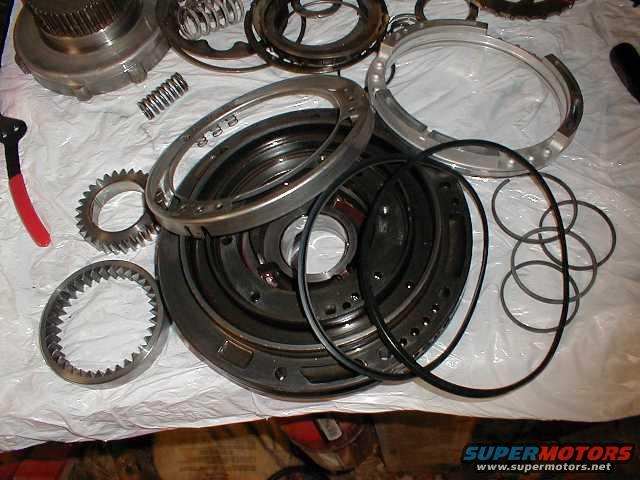 All the parts of the pump (save the stator half). Not a lot to it! Just some gears and a piston