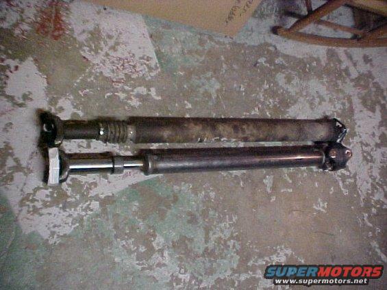 mvcold-and-new-drive-shaft.jpg old and new driveshaft

