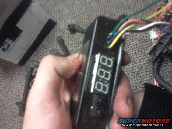 Digital gauge with wires and two buttons