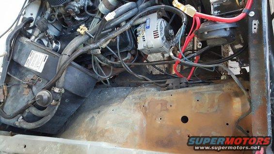pass-side-engine-compartment-2.jpg