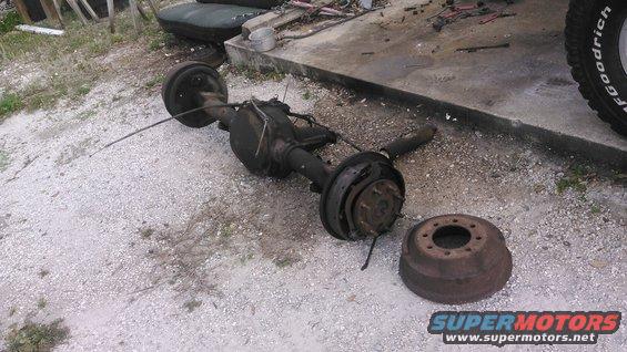 kimg0066.jpg the original semi floating 10.25 Sterling

tho blown up, i may rebuild it in the future and use it for something. everything else on it was good so a set of gears and a junkyard Trac-Lok factory limited slip and it would be pretty nice for something