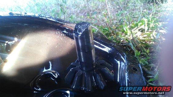 3.jpg the other half of the crosspin bolt  which was snapped in half. another thing is that the spider gear had severely worn the pin despite it only being a few months old. because this pin broke, it let the c-clips fall out