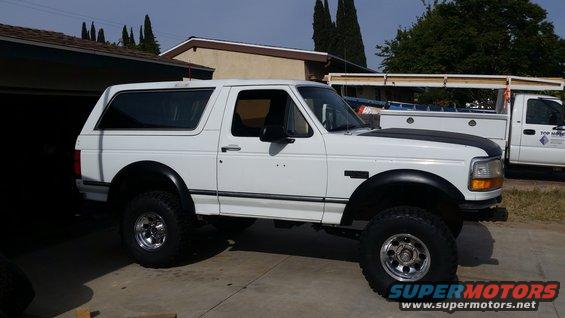 White 1992 Ford Bronco, 3q-front view