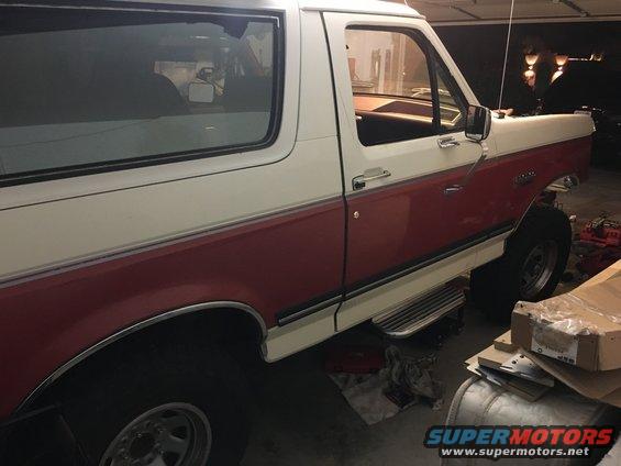 1987 Ford Bronco side view, two-tone red and white