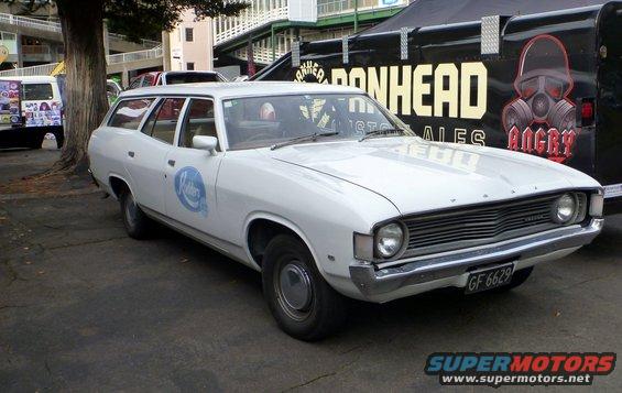 White station wagon with a blue logo, front 3/4 view. License plate GF 6629