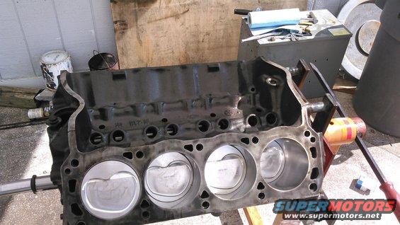 kimg0098.jpg all pistons in