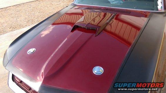 1970 Ford Mustang hood with hood scoop and hood pins