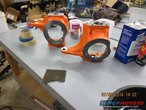 Reid Kingpin knuckles. 330 bucks a side for the Ford variety. These things are extremely well made and I do not expect a failure from these. They're expensive but well worth the piece of mind after comparing them to the ford stockers. 