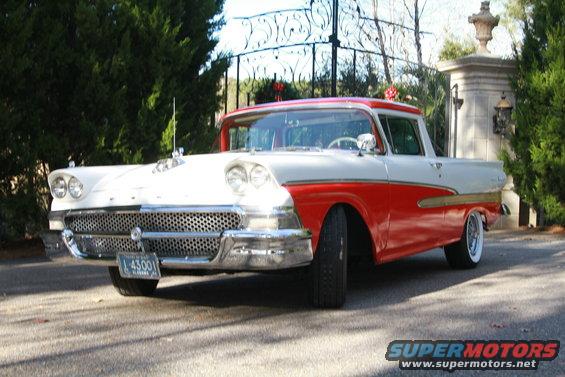 1958 Ford Ranchero, red and white, 3q-front view
