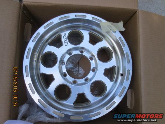 KMC enduros in a 17" flavor