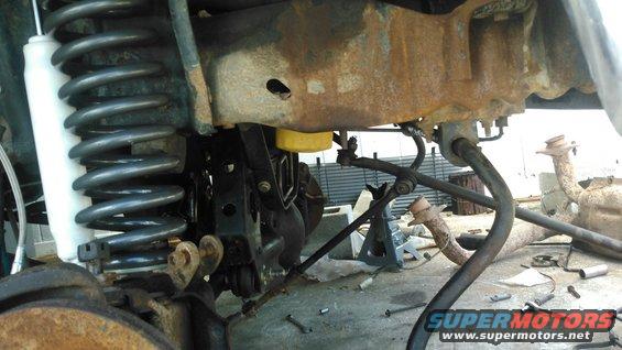 kimg0039.jpg side view. the filter is only slightly exposed from the bottom of the frame. it should be well protected