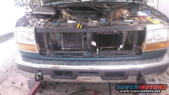 how it looks form the front. im gonig to paint the brackets for the cooler so it wont be seen easilly