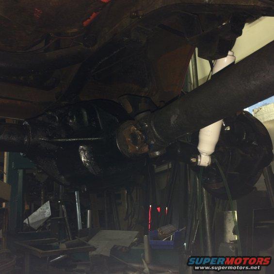 Rear axle and driveshaft with white shock absorbers