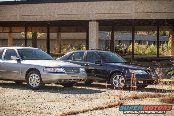 img_364512.jpg WIth my buddy's 9-5T before any work. Note passenger door dent :(