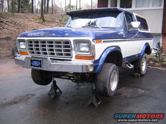 fa_ready_to_remove.jpg Front Dana 44 ready to come out