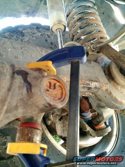 img_20161119_1015036921560x2080.jpg clamped the end caps on the u-joints so they fall off.