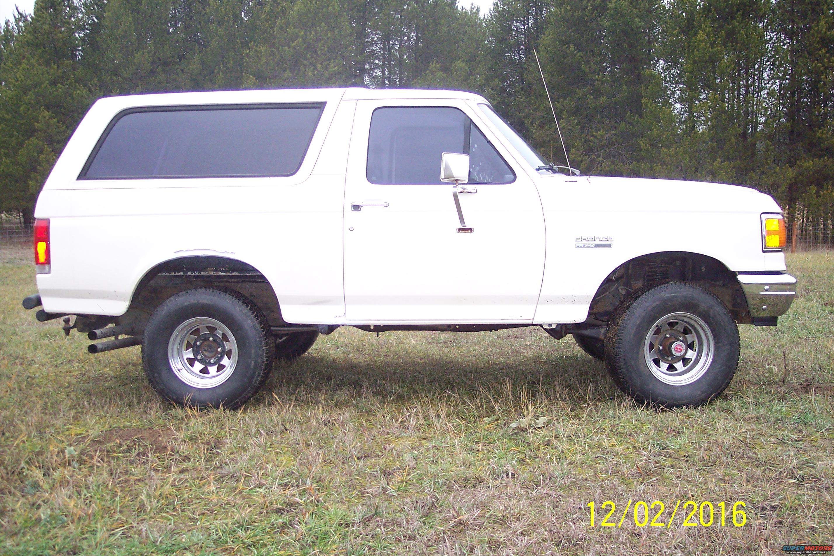 1990 Ford Bronco photo