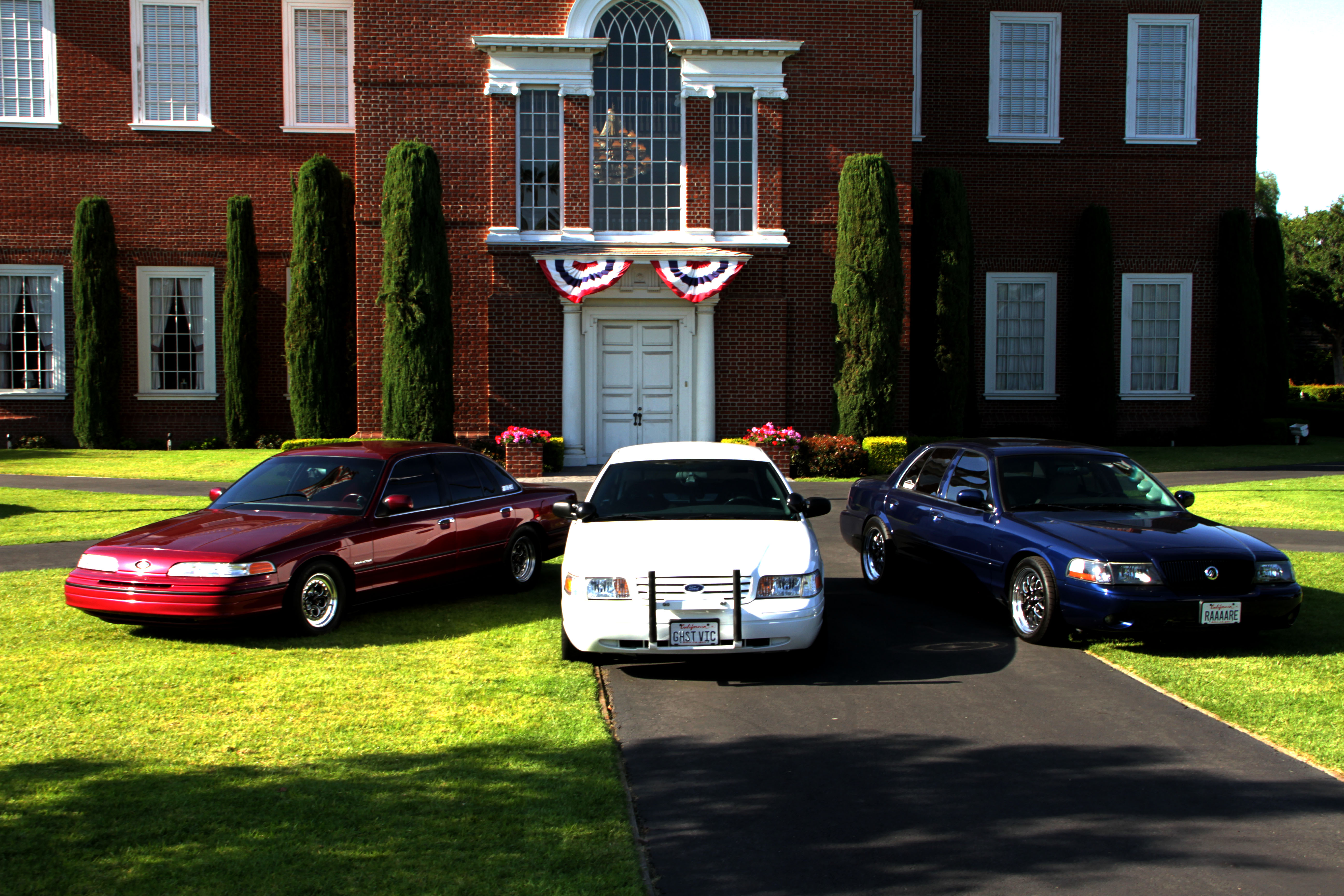 2004 Ford Crown Victoria photo
