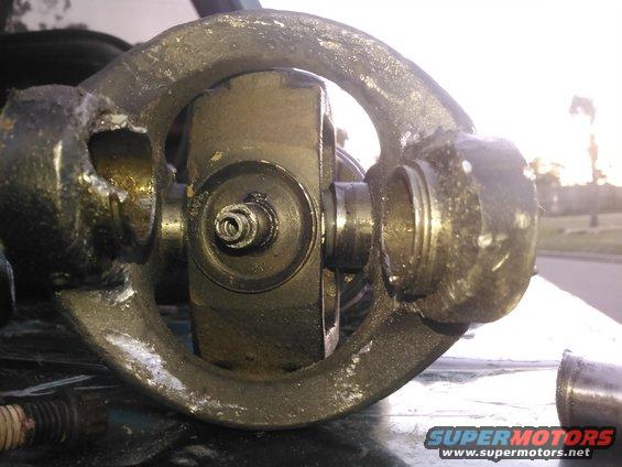 kimg0036.jpg broke my driveshaft again. the u-joint broke this time but the H-yoke is completly warped and probably cause of the issue.  even the caps from the non-broken u-joint were spreading apart