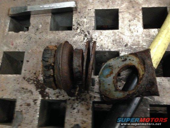 rad_supp_mount_apart.jpg