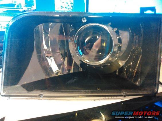 kimg0093.jpg projector inside the housing with the shroud and lens on