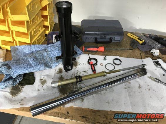 ZX9R Fork Tube Disassembly